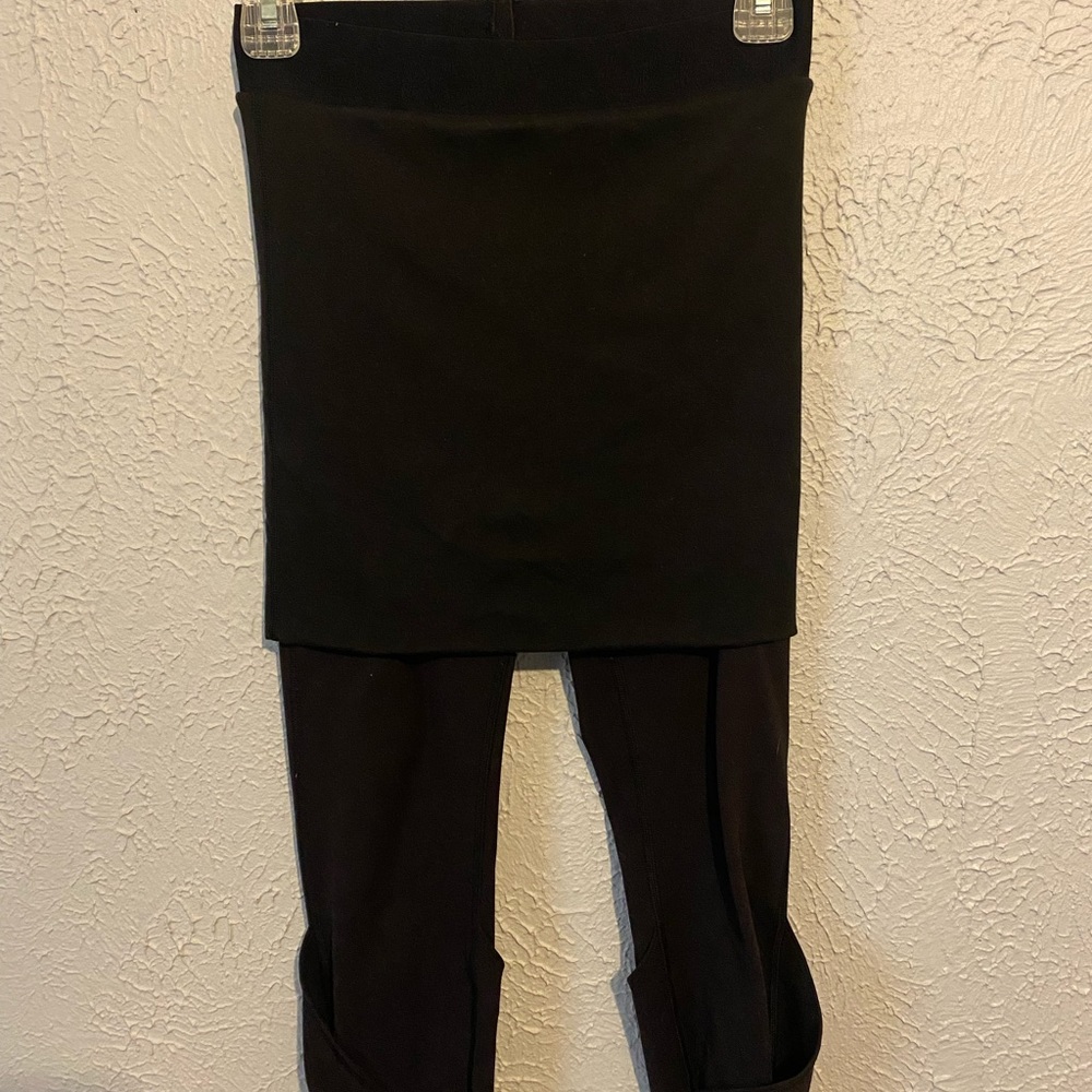 Lululemon Leggings/ Skirt size 4!